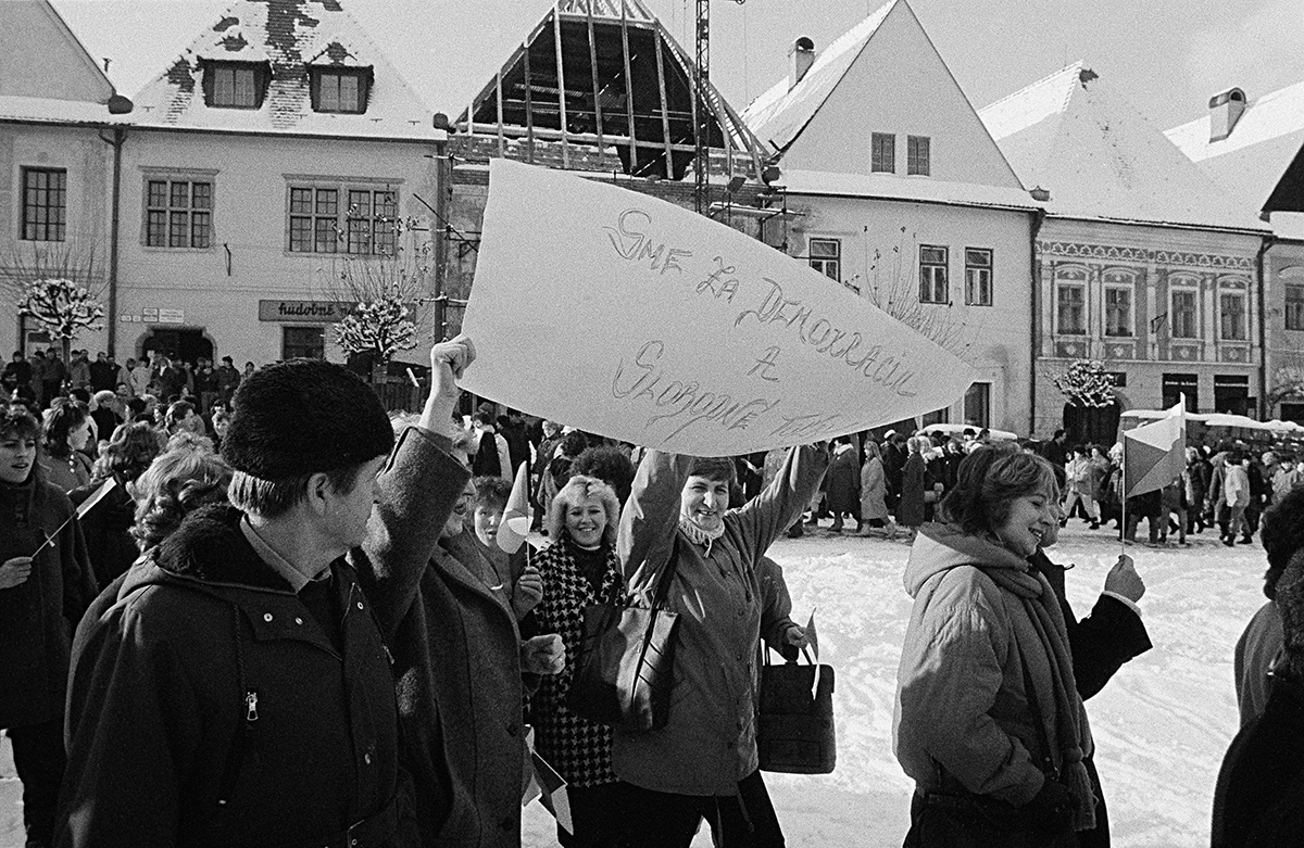 Ján Hollý, Generálny štrajk na Radničnom námestí v Bardejove. 1989. Súkromný majetok